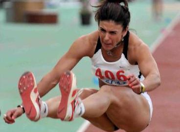Πανελληνιονίκης στον στίβο ο Ολυμπιακός, τραυματίστηκε ο Τσάτουμας