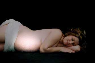 Οι μονότοκες κυήσεις σχετίζονται με καλύτερα νεογνικά αποτελέσματα