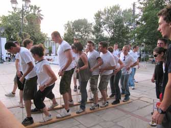 Η ζωή σε καλεί στη γιορτή της!