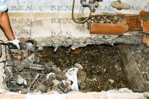 Εξετάζεται η 54χρονη για την υπόθεση της «χτισμένης σορού»