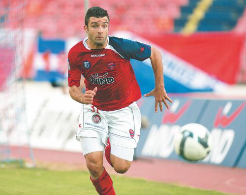 Δελεαστική η πρόταση της ΑΕΚ για Τζαβέλλα, σύμφωνα με τον Αδαμίδη