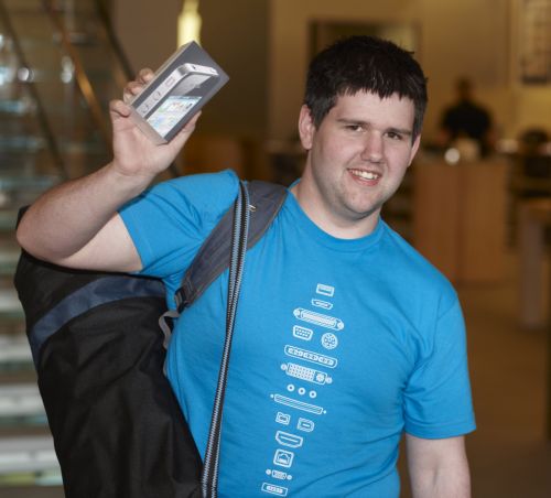 Επίδειξη του iPhone 4 στο Public