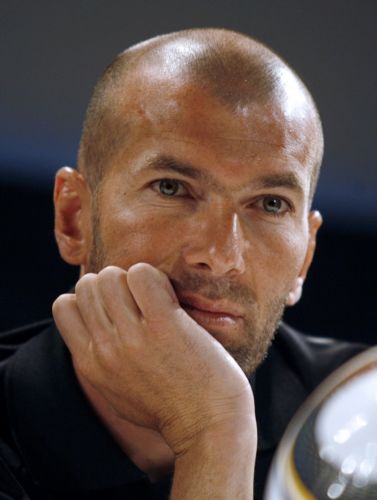 Ο Ζιντάν αρνείται ότι έδωσε… χαρτάκι στους Γάλλους