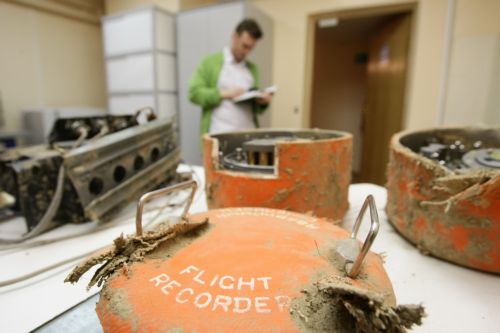 Ρώσοι στρατιώτες έκλεψαν πιστωτικές κάρτες από το αεροσκάφος του Πολωνού προέδρου