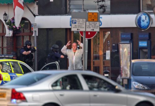 Aίσιο τέλος σε ληστεία με ομήρους σε τράπεζα στο Λονδίνο