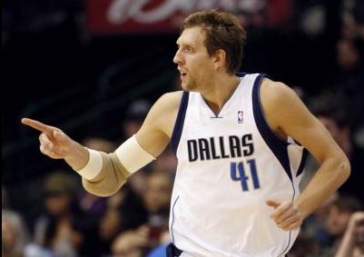 Ελεύθεροι Πιρς, Νοβίτσκι από Σέλτικς και Μάβερικς