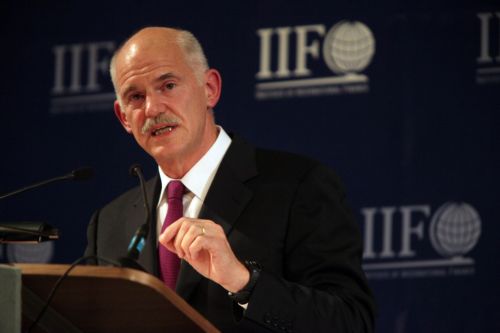 «Ρίχνει το γάντι» σε όσους μιλούν για χρεοκοπία ο πρωθυπουργός