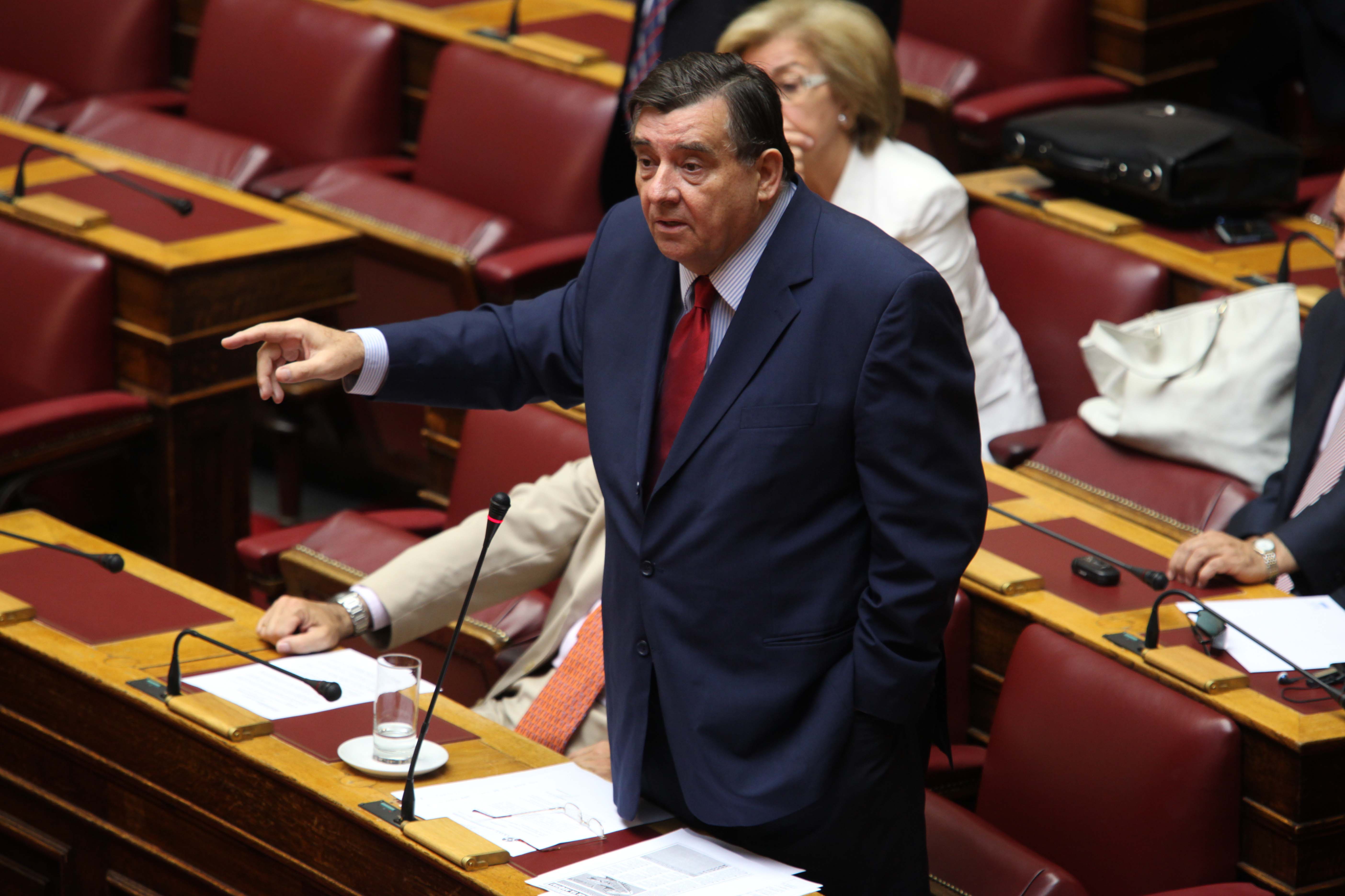 Ερώτηση Καρατζαφέρη στον πρωθυπουργό για την αύξηση του παραεμπορίου