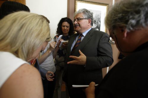 Οικειοθελές άνοιγμα λογαριασμών υπουργών ζητά η Εξεταστική για τη Siemens