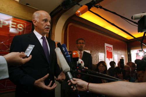 Η ελληνική κρίση ανέδειξε τις αδυναμίες των αγορών,  λέει ο Γ.Παπανδρέου στο ΕΣΚ