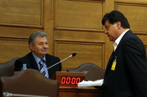 Φτωχά τα έως τώρα αποτελέσματα των ερευνών του ΣΔΟΕ για τη Siemens