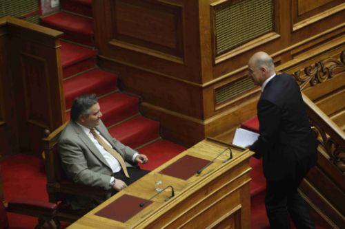 Σε υψηλούς τόνους η συζήτηση των πορισμάτων για το Βατοπαίδι στη Βουλή