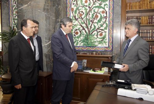 Πέντε πορίσματα με διαφορετικά πρόσωπα έβγαλε η Εξεταστική για το Βατοπαίδι