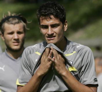 Αρνήθηκε πρόταση της Παλέρμο για Γκέντσογλου η ΑΕΚ