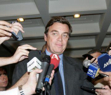 Τετ α τετ Γόντικα-Πατέρα και συνάντηση με Αντωνίου