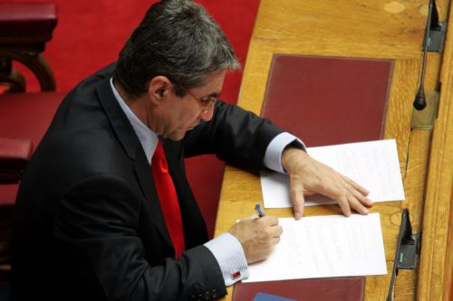 Ασφυκτικές πιέσεις από την τρόικα για σκληρά μέτρα στο Ασφαλιστικό