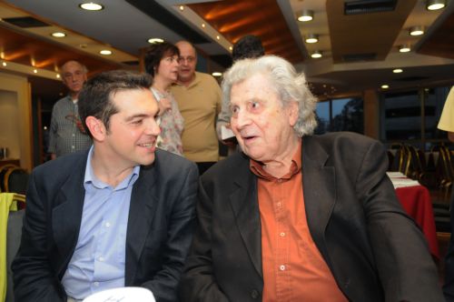 Να αποχωρήσει η Ελλάδα από μηχανισμό στήριξης και ΝΑΤΟ ζητά ο Μ.Θεοδωράκης