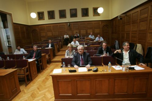 Στον αέρα η μετάβαση κλιμακίου της Εξεταστικής για τη Siemens στη Γερμανία