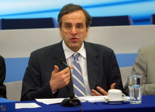 Ανοιγμα στην κοινωνία θα επιχειρήσει η ΝΔ στη διάρκεια του καλοκαιριού