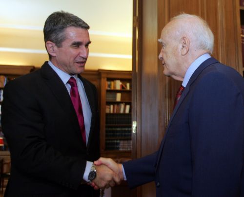 Σε μάχη να περιοριστούν οι απώλειες κάλεσε τον Ανδρ.Λοβέρδο ο Κ.Παπούλιας