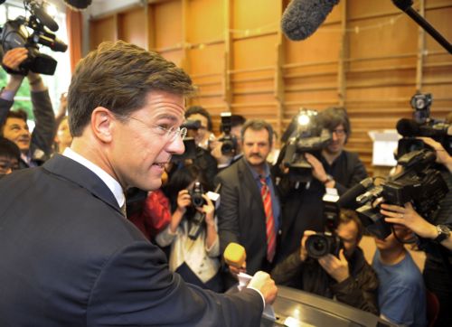 Με το βλέμμα στην οικονομία διεξάγονται οι εκλογές στην Ολλανδία