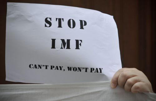 Υπαναχωρεί η κυβέρνηση της Ουγγαρίας από τις δηλώσεις για χρεοκοπία