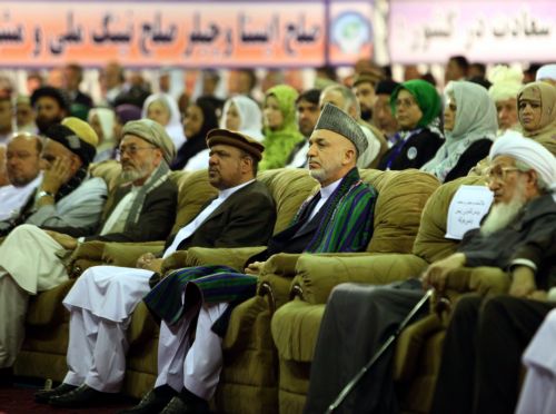 Την πρόταση του Καρζάι για συνομιλίες με τους Ταλιμπάν στηρίζουν οι ηγέτες των φυλών