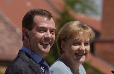 Κοινή πολιτική ασφάλειας ΕΕ-Ρωσίας συμφώνησαν Μέρκελ-Μεντβέντεφ