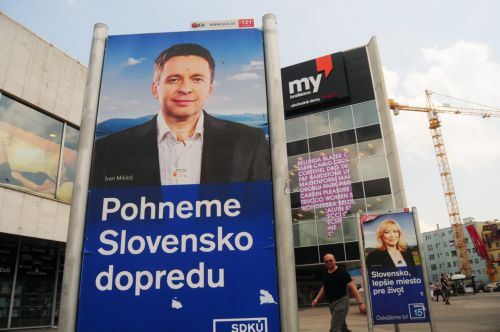 Νέα κυβέρνηση εκλέγουν το Σάββατο οι Σλοβάκοι
