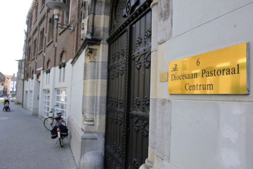 Παραιτείται η επιτροπή που ερευνούσε υποθέσεις παιδεραστίας από ιερείς στο Βέλγιο