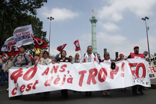 Στην αύξηση των ορίων συνταξιοδότησης στη Γαλλία επιμένει ο Νικολά Σαρκοζί