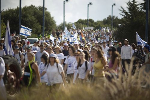 Πορεία χιλιάδων Ισραηλινών προς την Ιερουσαλήμ υπέρ της απελευθέρωσης του Γκιλάντ Σαλίτ