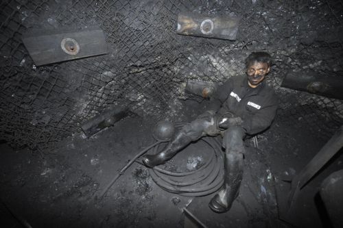 Δεκάδες ανθρακωρύχοι νεκροί μετά από έκρηξη στη Κίνα