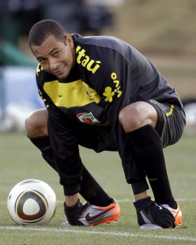 Τέσσερις αγγλικές ομάδες για Ζιλμπέρτο