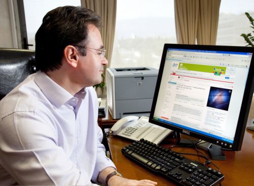 Θα κάνουμε το χρέος διαχειρίσιμο, διαβεβαιώνει ο υπουργός Οικονομικών