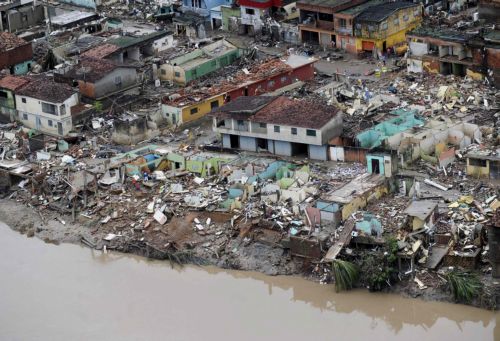 Νεκρούς από τις σαρωτικές πλημμύρες συνεχίζει να μετρά η Βραζιλία