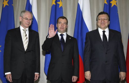 Η οικονομία και ο εκδημοκρατισμός στο επίκεντρο της συνόδου Ρωσίας-ΕΕ