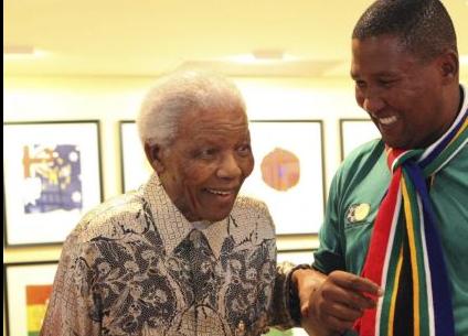 «Παρών» στην πρεμιέρα του Παγκοσμίου Κυπέλλου ο Νέλσον Μαντέλα