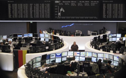 Μεικτό κλείσιμο στις ευρωπαϊκές αγορές την Παρασκευή, στο πράσινο η Γουόλ Στριτ