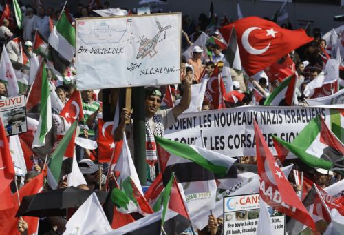 «Σειρά πυροβολισμών» δέχθηκαν τα θύματα του τουρκικού πλοίου για τη Γάζα