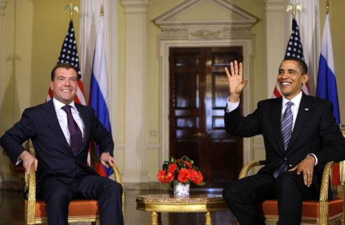 Με τον Μπαράκ Ομπάμα συναντάται ο Ντμίτρι Μεντβέντεφ