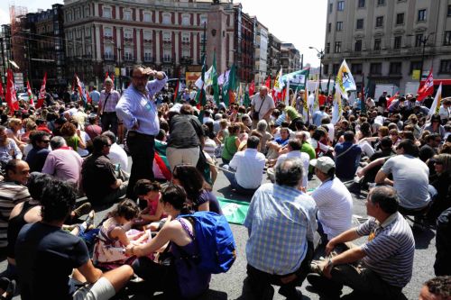 Απεργούν οι δημόσιοι υπάλληλοι στην Ισπανία σε διαμαρτυρία για τα οικονομικά μέτρα