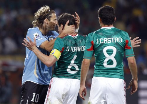 Στους «16» Ουρουγουάη και Μεξικό, αποκλείστηκαν Γαλλία και Νότια Αφρική
