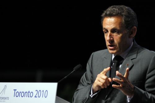 Σε ανασχηματισμό οδηγούν τα σκάνδαλα τον Ν.Σαρκοζί