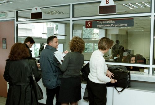 Παρατείνεται η προθεσμία υποβολής του Ε9 για τα νομικά πρόσωπα