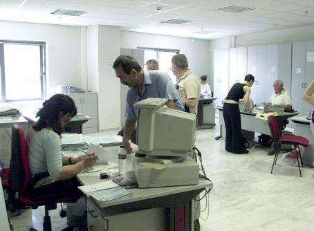 Από 1η Ιουλίου οι μετατάξεις δημοσίων υπαλλήλων λόγω «Καλλικράτη»