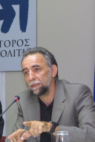 Να οργανωθεί το πλαίσιο για διακρατικές υιοθεσίες ζητά ο Συνήγορος του Παιδιού