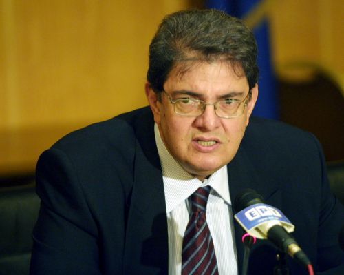 Σκοπιμότητες πίσω από το άνοιγμα των λογαριασμών τους βλέπουν πρώην υπουργοί