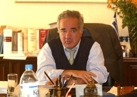 Στο ΣτΕ δικηγόροι, δημόσιοι υπάλληλοι και συνταξιούχοι κατά του Μνημονίου