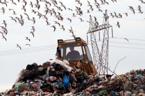 «Επείγον» για την Τ.Μπιρμπίλη το ζήτημα των επικίνδυνων αποβλήτων